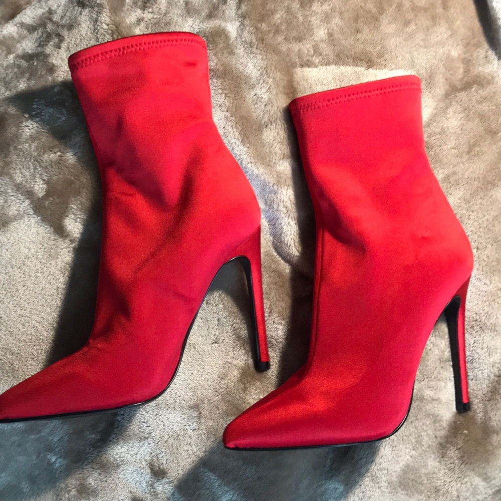 😍 STEVE MADDEN red stilettos booties!
